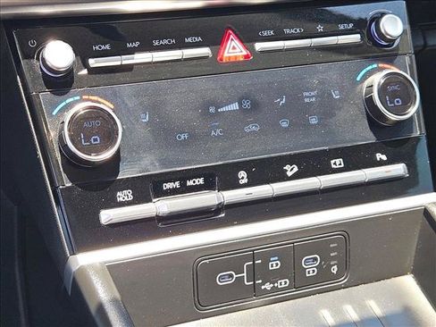 Certified 2025 Hyundai Santa Fe SEL FWD image 19