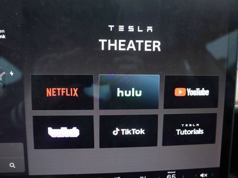 Used 2021 Tesla Model 3 Performance image 22