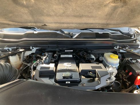 Used 2022 RAM 2500 Tradesman w/ Chrome Appearance Group image 9