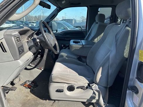 Used 2003 Ford F350 XLT image 12
