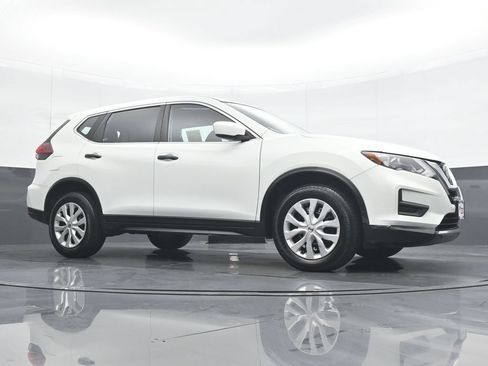 Used 2019 Nissan Rogue S AWD/4WD image 31