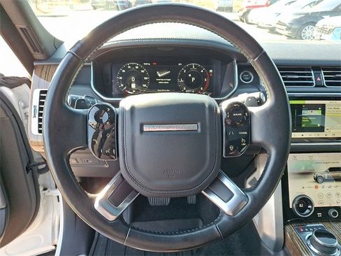 Used 2018 Land Rover Range Rover HSE image 17