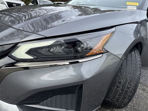 Used 2024 Nissan Altima 2.5 SR w/ SR Premium Package image 31