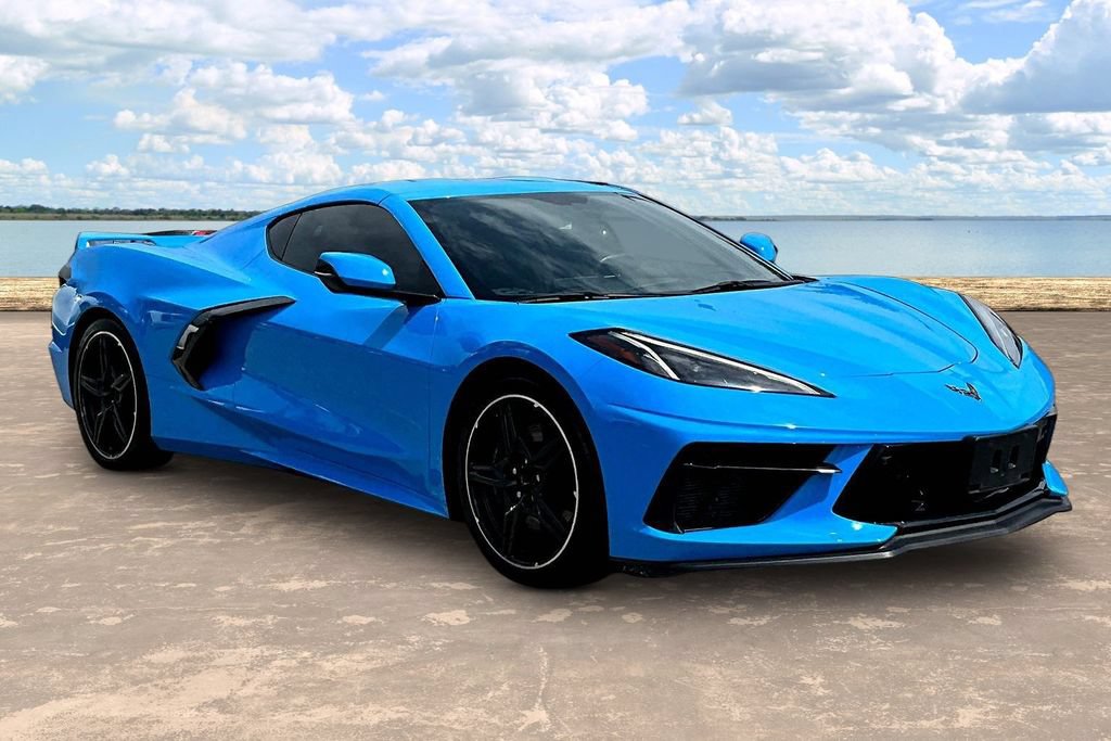 Used 2022 Chevrolet Corvette Stingray Preferred Cpe w/ Z51 Performance Package RWD image 3