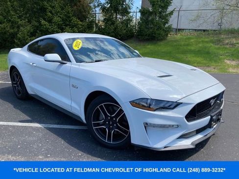 Used 2022 Ford Mustang GT RWD image 2