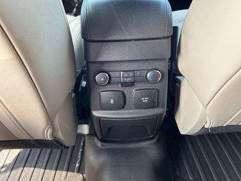 Used 2018 Ford Explorer Limited w/ Equipment Group 301A FWD image 11
