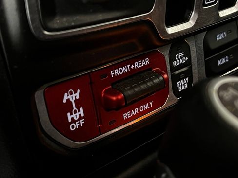 Used 2025 Jeep Wrangler Unlimited Rubicon AWD/4WD image 20