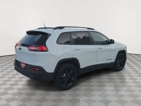 Used 2017 Jeep Cherokee High Altitude AWD/4WD image 7