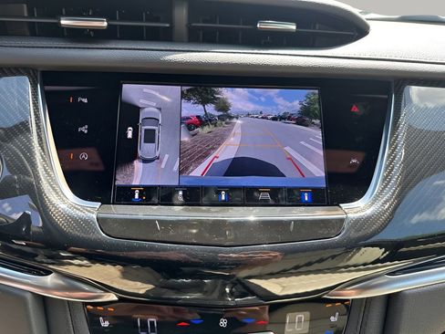 New 2025 Cadillac XT6 Sport w/ Technology Package image 36