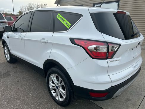 Used 2017 Ford Escape SE image 7