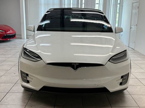 Used 2018 Tesla Model X 100D image 2