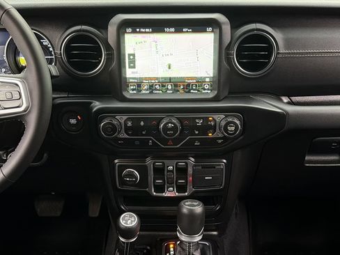 Used 2023 Jeep Wrangler Unlimited Sahara w/ Cold Weather Group AWD/4WD image 20