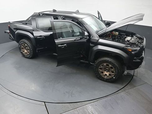 Certified 2025 Toyota Tacoma Trailhunter image 52