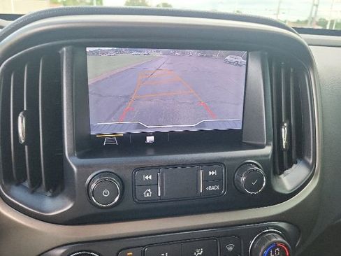Used 2019 Chevrolet Colorado Z71 AWD/4WD image 32
