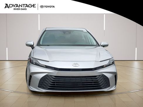 Used 2025 Toyota Camry LE FWD image 3
