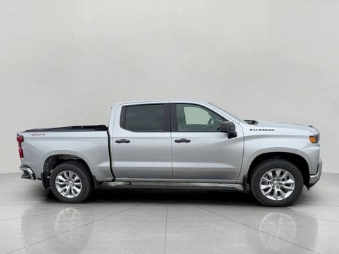 Used 2020 Chevrolet Silverado 1500 Custom w/ Custom Value Package AWD/4WD image 9