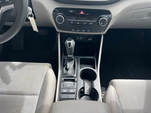 Used 2019 Hyundai Tucson SE image 21