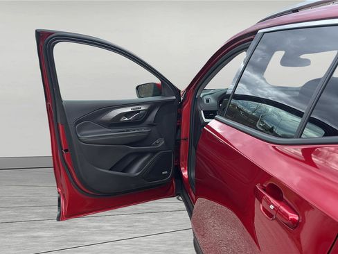 Used 2023 GMC Terrain SLT w/ Infotainment Package II image 18