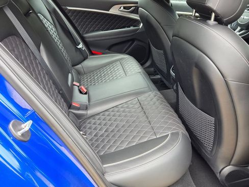 Used 2020 Genesis G70 2.0T w/ Sport Package RWD image 18