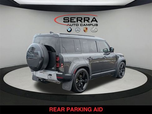 Used 2023 Land Rover Defender 110 SE image 3