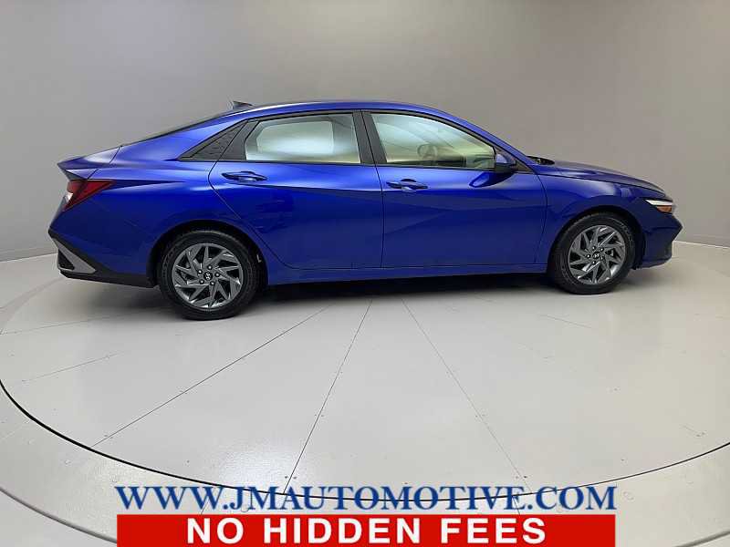 Used 2024 Hyundai Elantra SEL FWD image 6