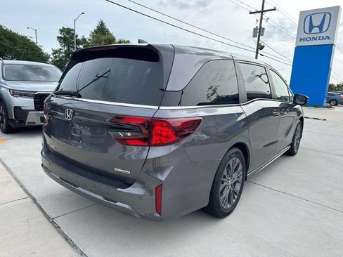 Used 2025 Honda Odyssey Touring image 7