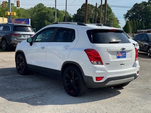 Used 2019 Chevrolet Trax LT w/ Redline Edition FWD image 5