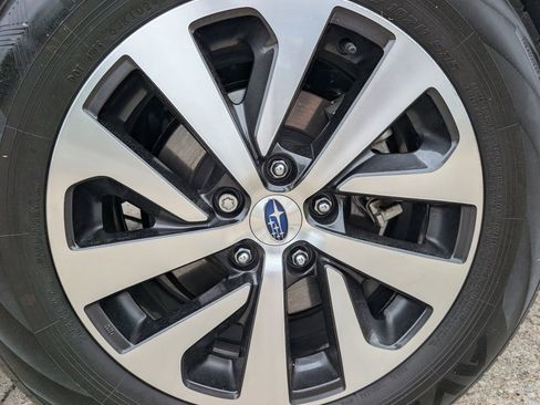 Used 2025 Subaru Outback Premium image 7