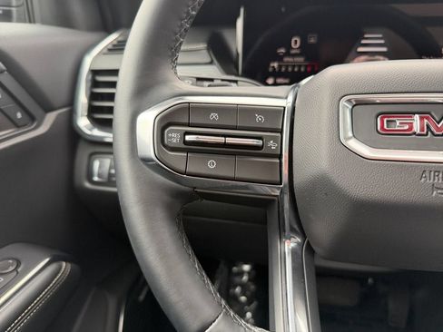Used 2024 GMC Acadia Elevation AWD/4WD image 15
