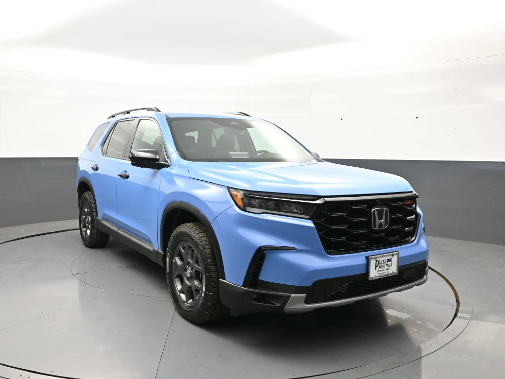 Certified 2024 Honda Pilot TrailSport image 3