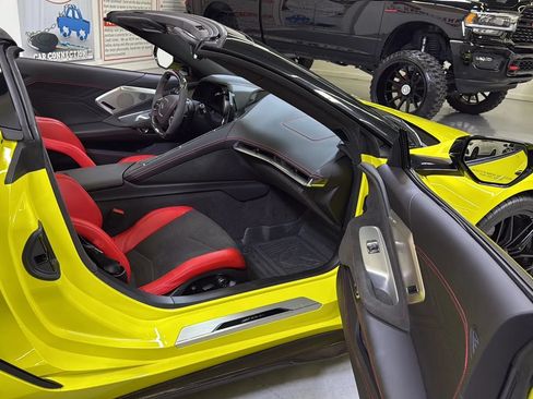 Used 2024 Chevrolet Corvette Z06 w/ Z07 Performance Package RWD image 17