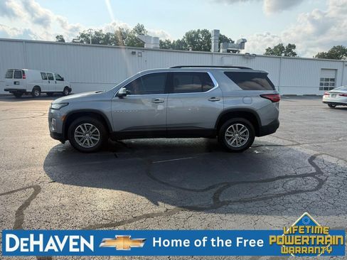 Used 2023 Chevrolet Traverse LT FWD image 3