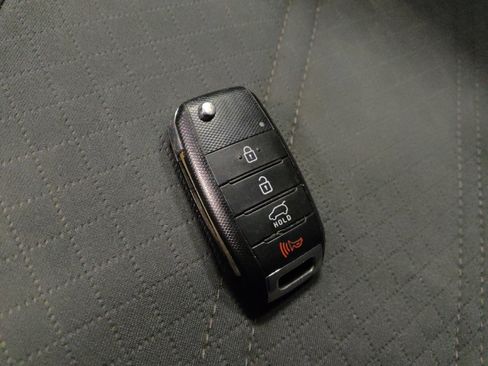 Used 2020 Kia Sorento LX FWD image 32