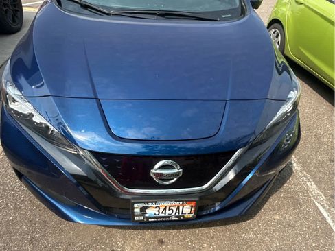 Used 2019 Nissan Leaf SL w/ SL Technology Package FWD image 2