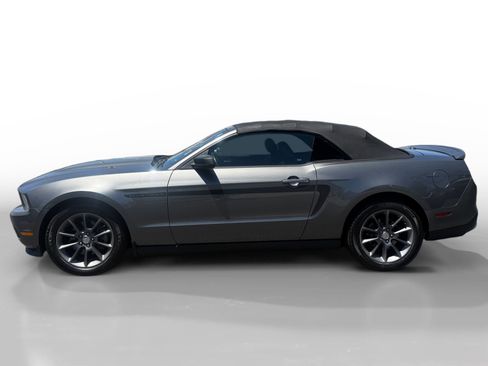 Used 2011 Ford Mustang Premium w/ 203A Rapid Spec Order Code RWD image 2