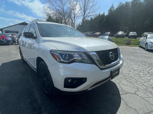 Used 2017 Nissan Pathfinder Platinum w/ Midnight Edition Package AWD/4WD image 13