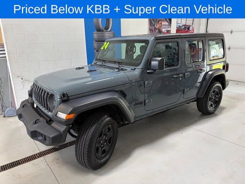 Used 2024 Jeep Wrangler Unlimited Sport AWD/4WD image 4