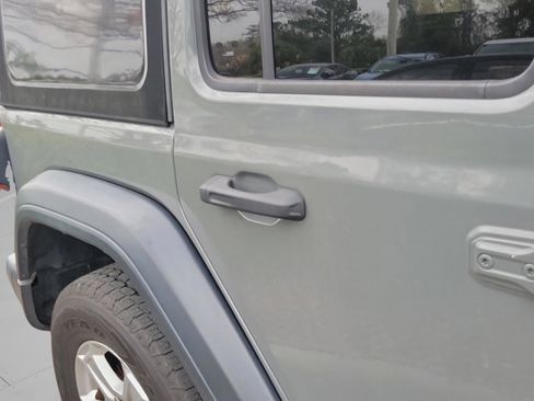 Used 2018 Jeep Wrangler Unlimited Sport S image 15