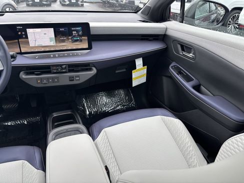 New 2026 Nissan Leaf Platinum+ w/ Illuminated Package FWD image 23