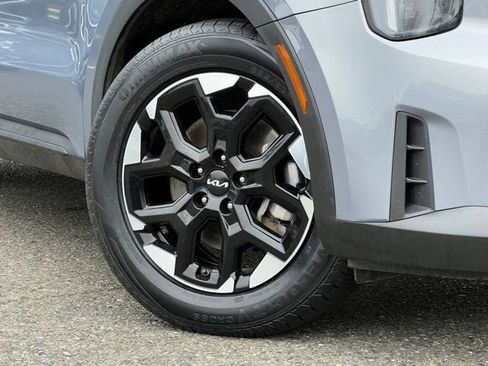 Certified 2024 Kia Sorento S image 2