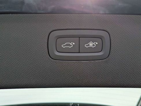 New 2026 Volvo XC90 B5 Plus w/ Protection Package Premier image 14