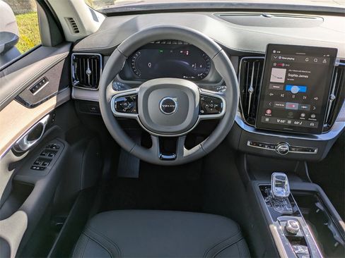 New 2026 Volvo XC90 B5 Core image 15
