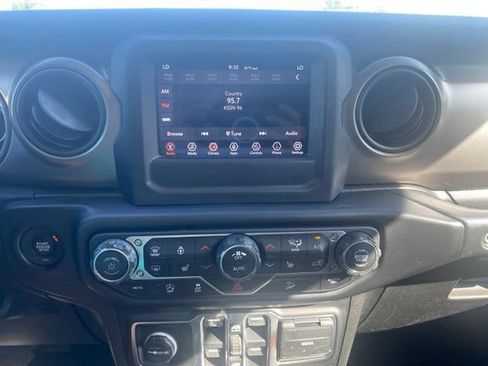 Used 2020 Jeep Wrangler Unlimited Sport S AWD/4WD image 23