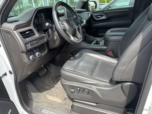 Used 2021 Chevrolet Tahoe Z71 w/ Luxury Package AWD/4WD image 17