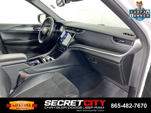 Used 2023 Jeep Grand Cherokee Altitude AWD/4WD image 33