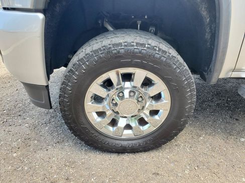 Used 2018 GMC Sierra 2500 Denali w/ Suspension Package, Off-Road AWD/4WD image 4