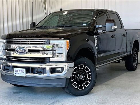 Used 2019 Ford F250 Lariat w/ Lariat Ultimate Package AWD/4WD image 2