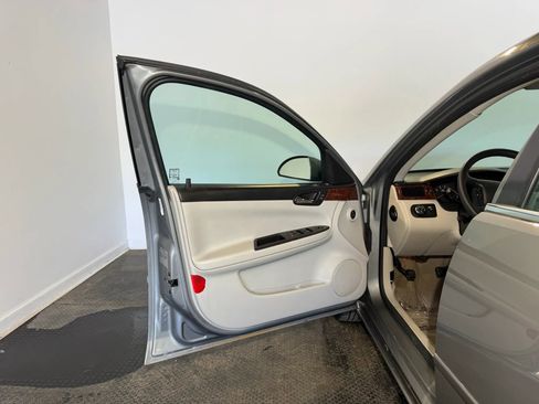 Used 2008 Chevrolet Impala LT FWD image 7