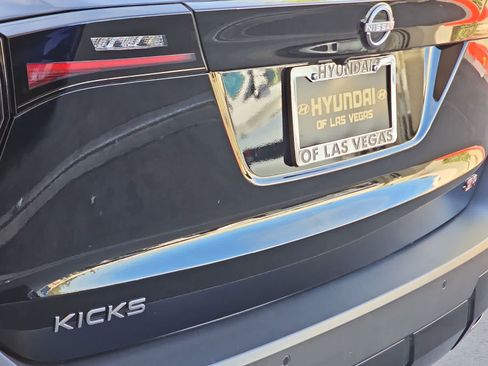 Used 2025 Nissan Kicks SR FWD image 11
