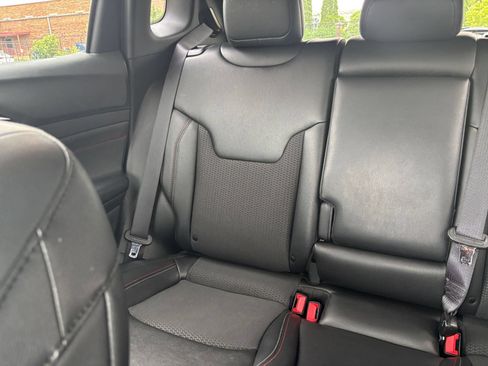 Used 2025 Jeep Compass Trailhawk AWD/4WD image 36